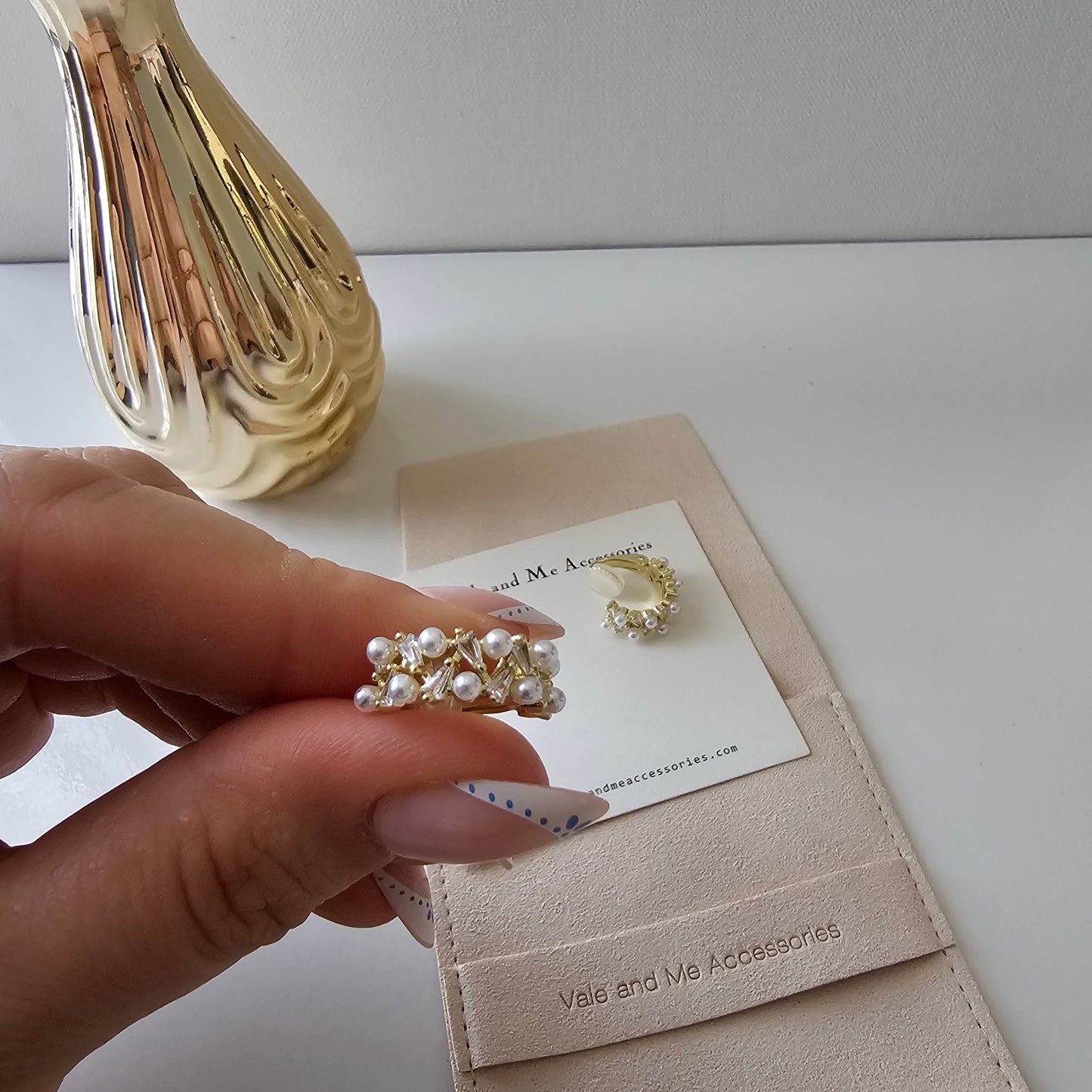 Perlitas Ear Cuff