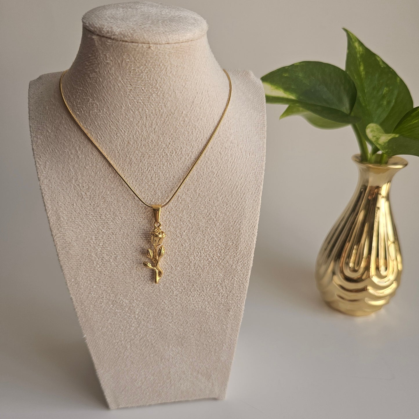 Belle Rose Necklace