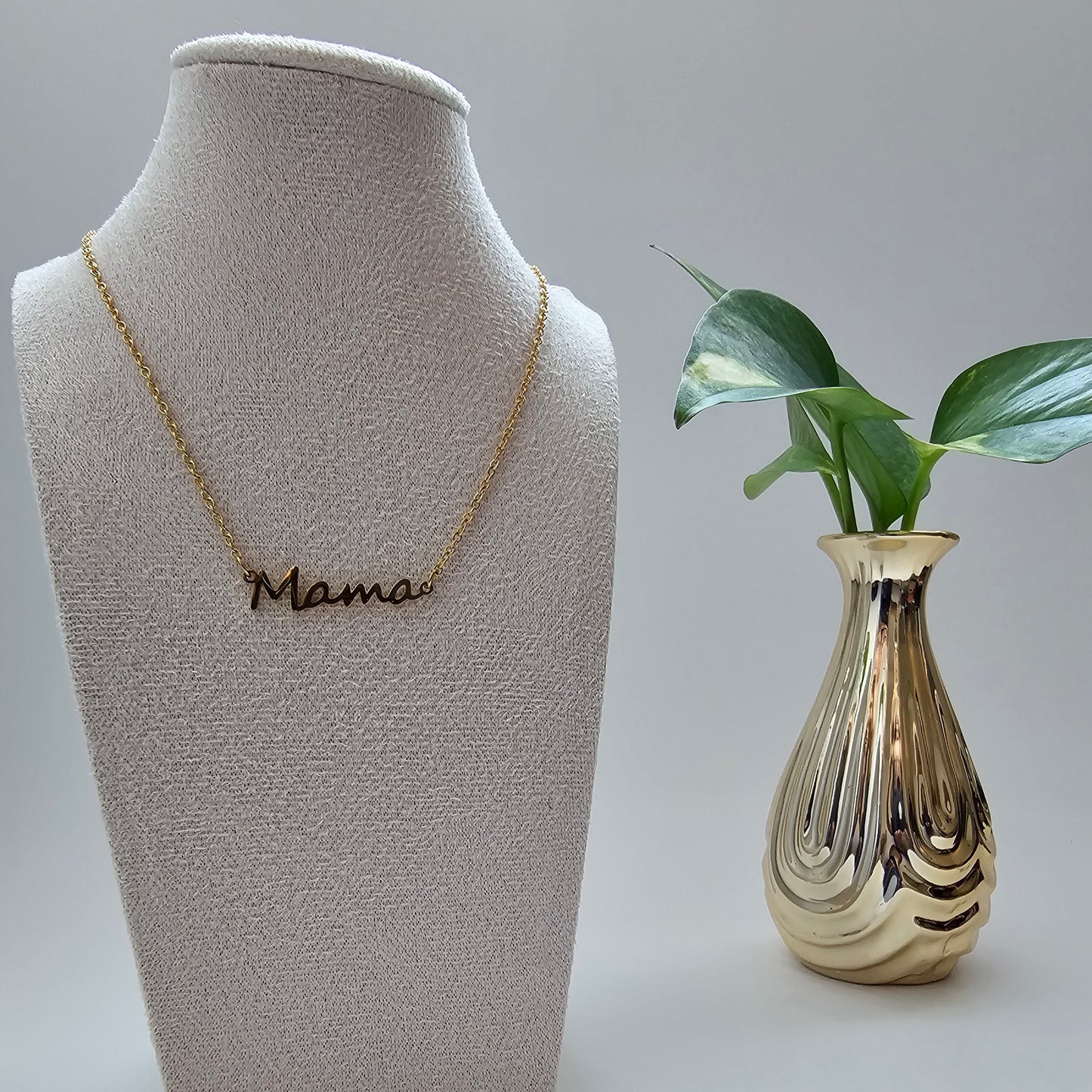 Mama Necklace